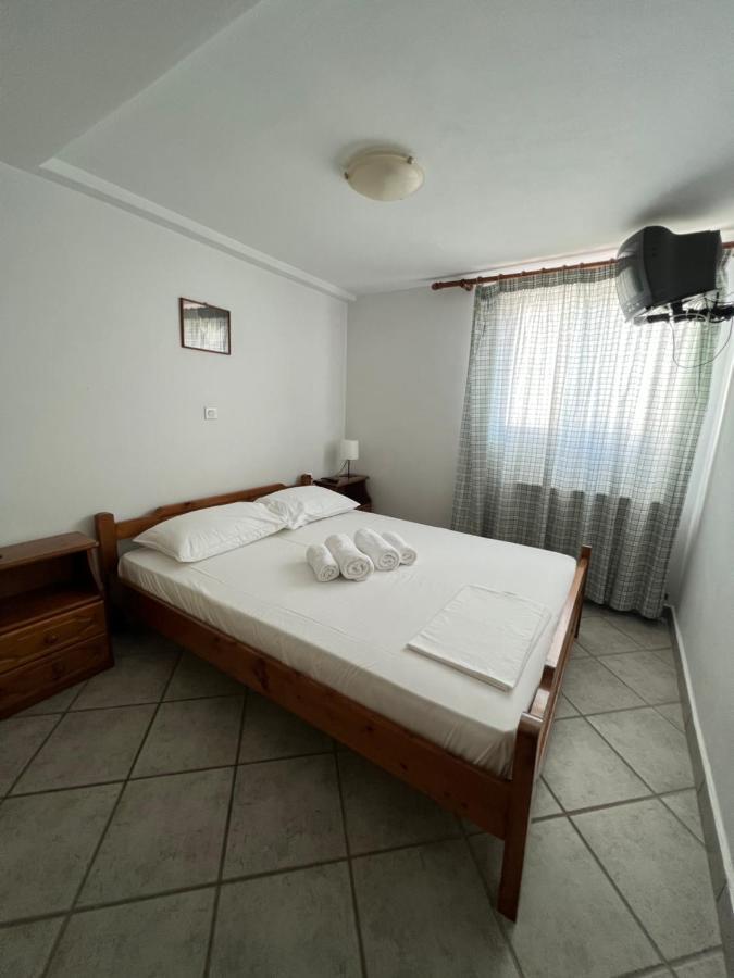 Athina Rooms Karvounades Kültér fotó