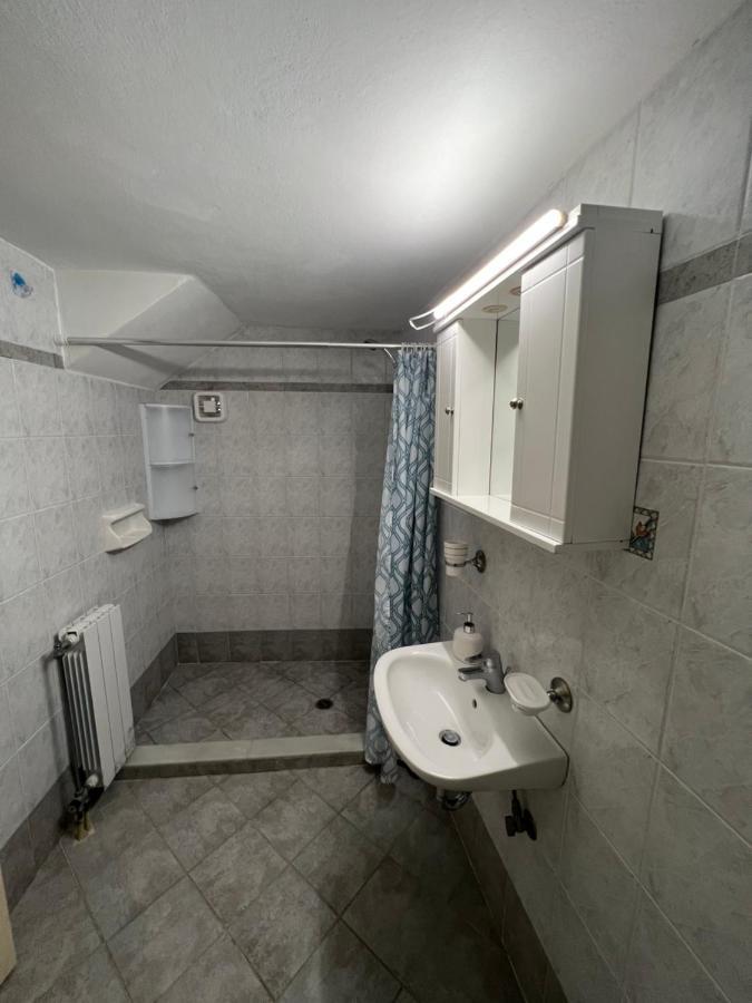 Athina Rooms Karvounades Kültér fotó
