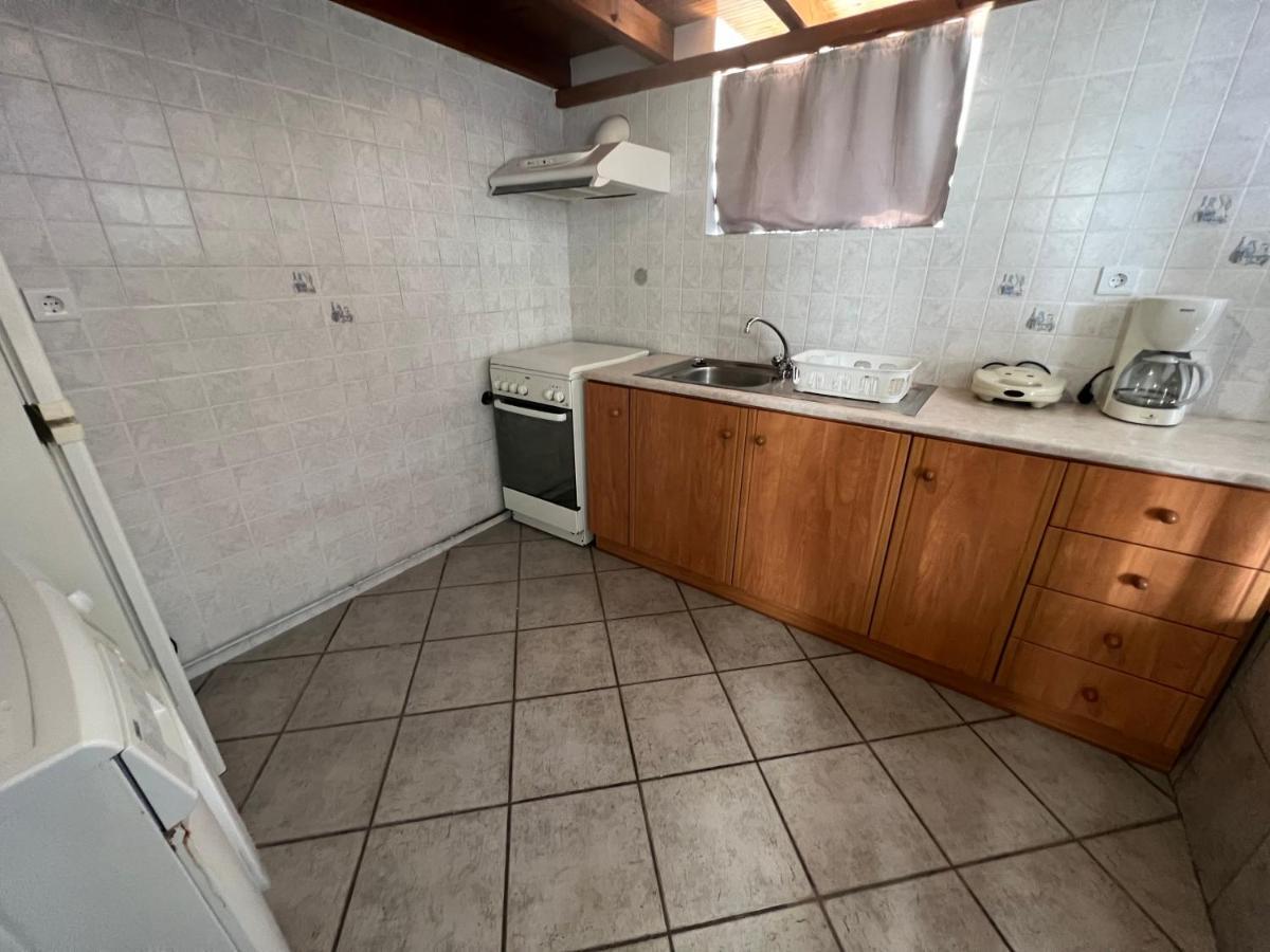 Athina Rooms Karvounades Kültér fotó