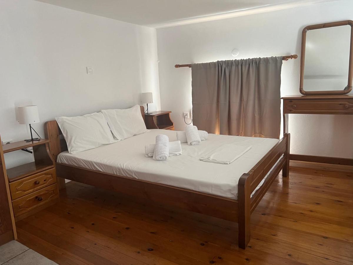 Athina Rooms Karvounades Kültér fotó
